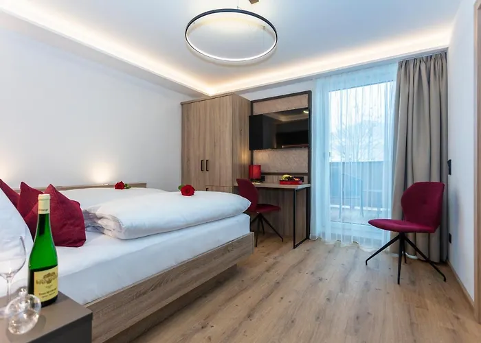 Klawunn & 3* קפרון