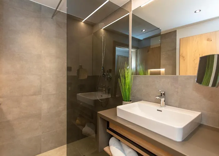 Klawunn & 3* קפרון